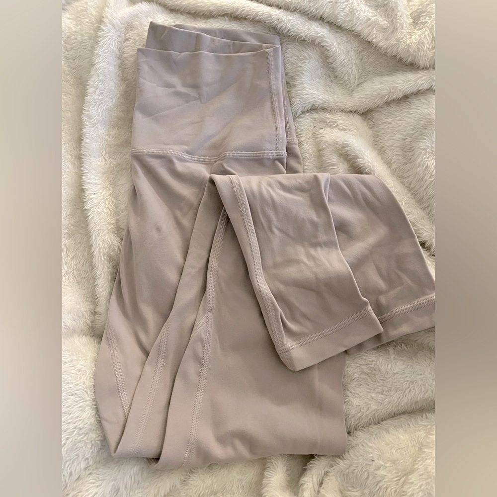 Lululemon 25” align leggings, size 6. Light pink